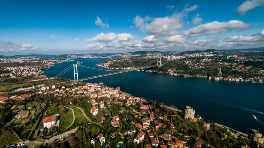 A panoramic photo of Bosporus in Istanbul, Turkey. Credit: Kerimtrn/Shutterstock.