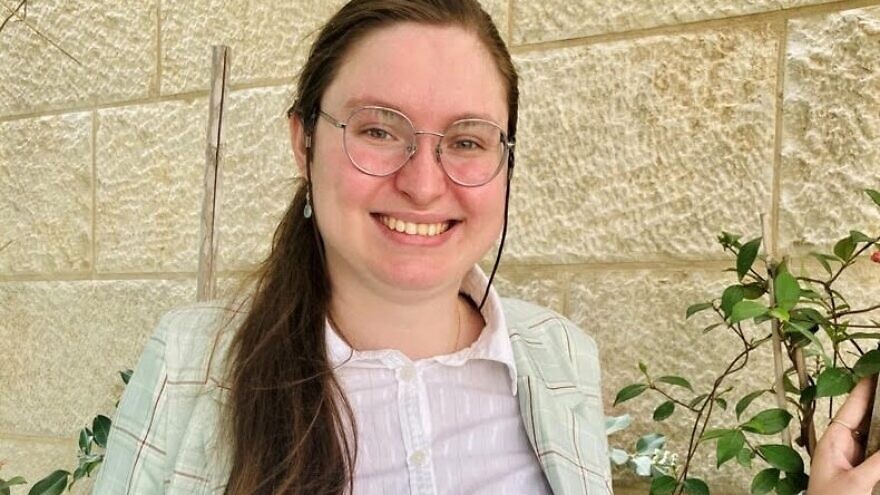 Ukrainian refugee Anastasiia Zinevych arrived in Israel with her husband and is continuing her research at Hebrew University as part of a donor-funded program, April 2022. Credit: Tali Aronsky/the Hebrew University of Jerusalem.