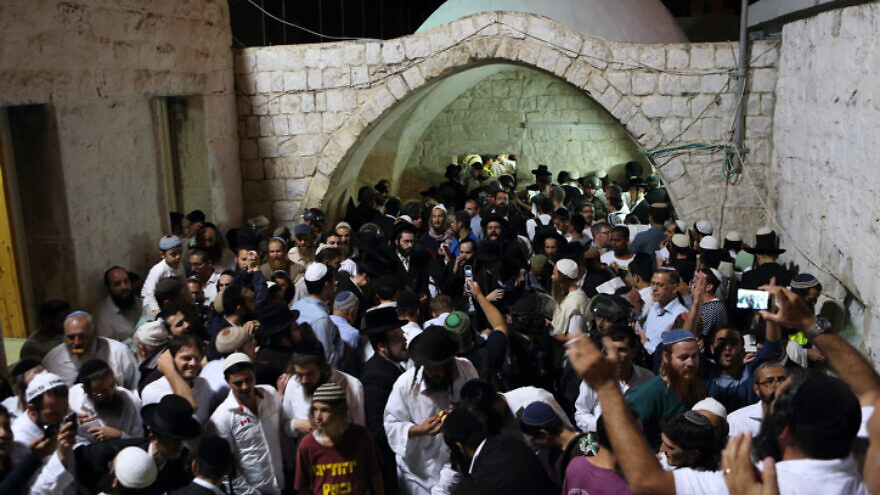 Hundreds of Jewish men pray at the Joseph's Tomb compound in Nablus on June 10, 2013. Photo by Yaakov Naumi/Flash90.