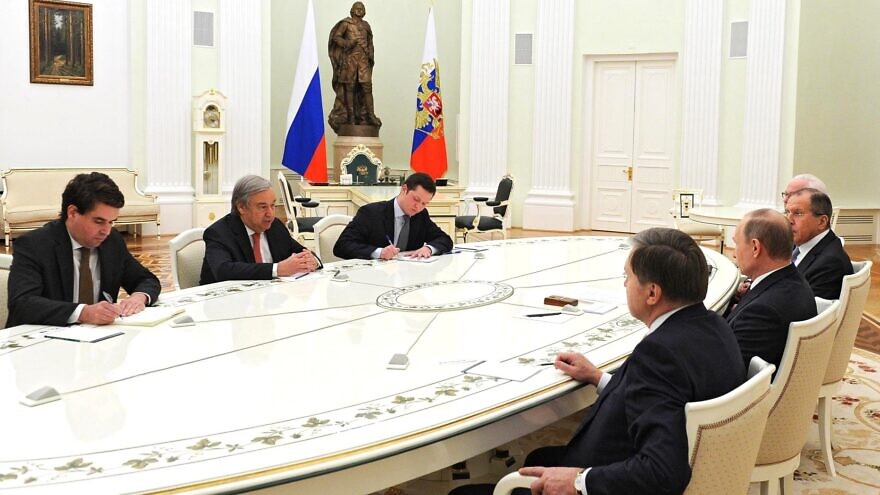 U.N. Secretary-General António Guterres with Russian President Vladimir Putin and Russian Foreign Minister Sergey Lavrov in Moscow on Nov. 24, 2016. Credit: Kremlin, Presidential Press and Information Office via Wikimedia Commons.