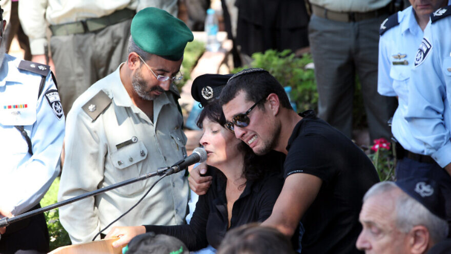 The funeral of Pascal Avrahami, a member of the Israel Police's elite Yamam counterterrorist unit, at the Mount Herzl military cemetery in Jerusalem on Aug. 19, 2011. Photo by Yossi Zamir/Flash 90.