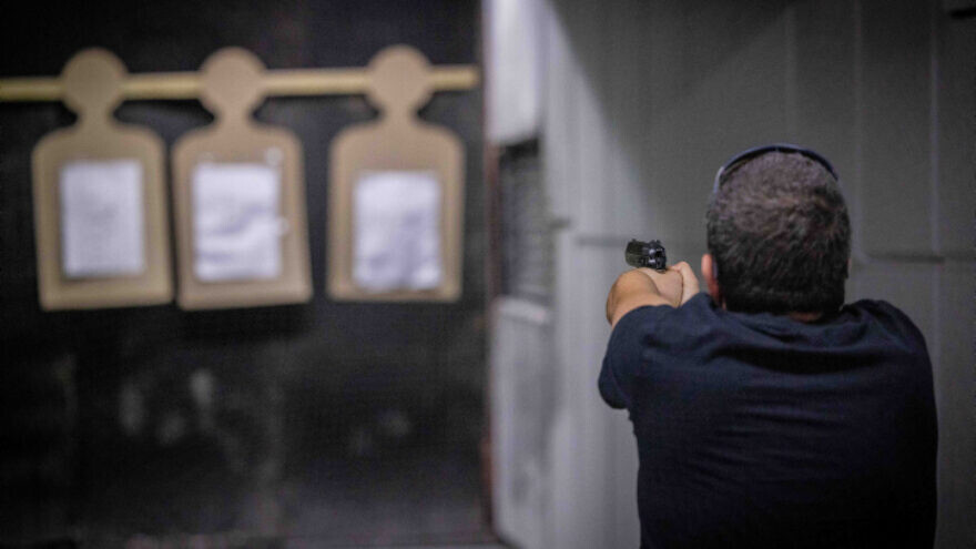 Target practice at a Jerusalem shooting range. April 3, 2022. Photo by Yonatan Sindel/Flash90.