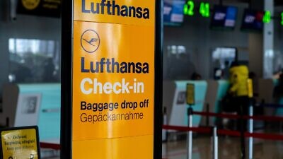 Lufthansa check-in at an airport terminal. Credit: Oleksandr Lutsenko/Shutterstock.