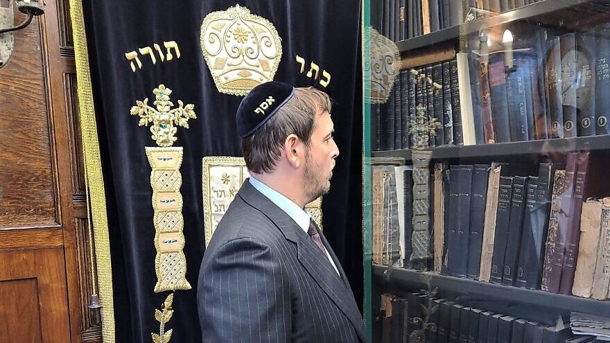 Ambassador Asaf Zamir, the Consul General of Israel in New York, visited Chabad-Lubavitch headquarters at 770 Eastern Parkway in the Crown Heights neighborhood of Brooklyn, N.Y., on May 26, 2022. Credit: Courtesy.