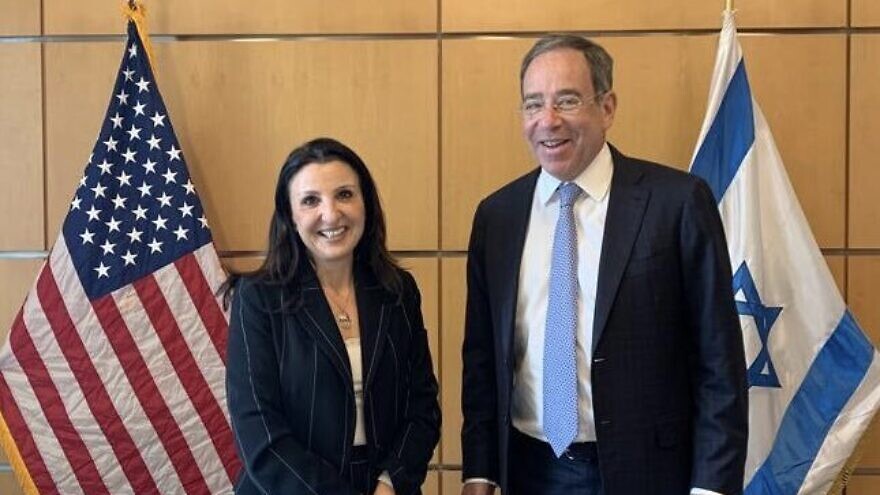 Jerusalem Deputy Mayor Fleur Hassan-Nahoum and U.S. Ambassador to Israel Thomas Nides at the U.S. embassy in Jerusalem, April 12, 2022. Source: Twitter.
