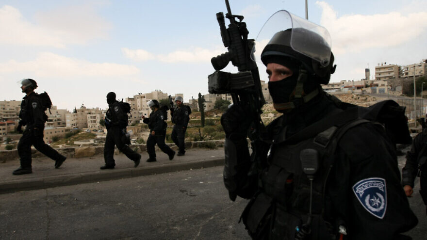 Israeli riot police take position in the east Jerusalem neighborhood of Issawiya, on Sunday, May 15, 2011. Photo by Kobi Gideon / Flash90.