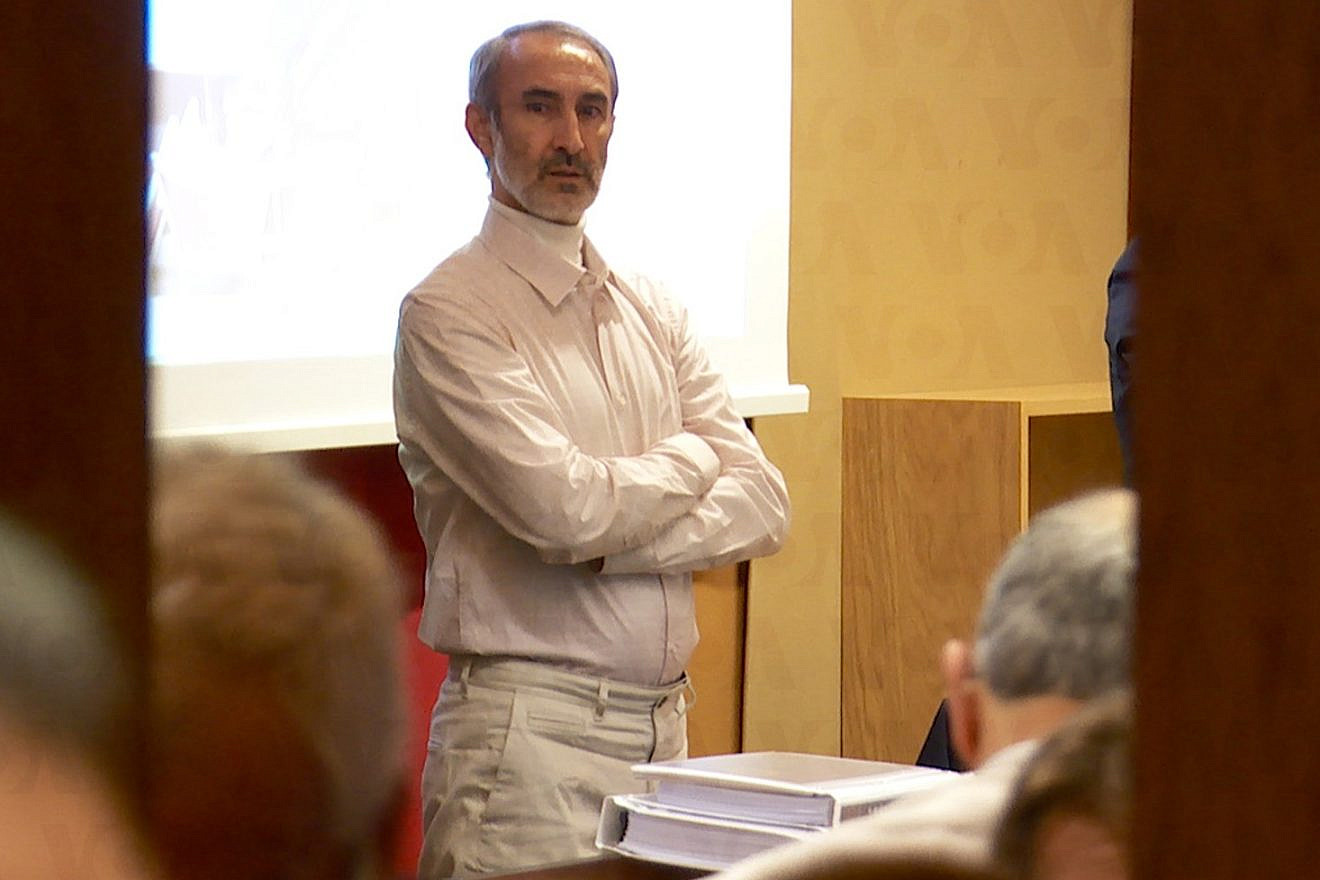 Hamid Nouri on trial in Sweden on May 2, 2022 Credit: Voice of America via Wikimedia Commons.