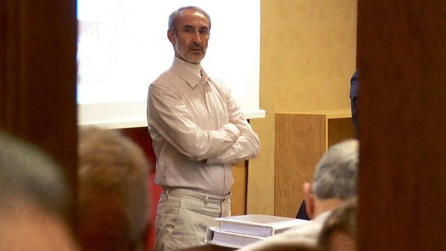 Hamid Nouri on trial in Sweden on May 2, 2022 Credit: Voice of America via Wikimedia Commons.