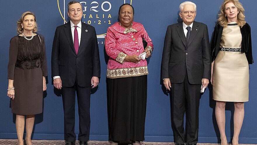 Italy's President Sergio Mattarella and Prime Minister Mario Draghi welcome Foreign Minister of South Africa Naledi Pandor, at the occasion of the G20 Rome summit, Oct. 30, 2021. Credit: Italian President's Office.