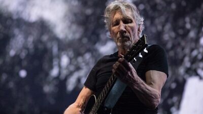 Roger Waters of Pink Floyd for his “Us + Them Tour” at Rogers Arena in Vancouver, British Columbia, Canada, on Oct. 28, 2017. Credti: James Jeffrey Taylor/Shutterstock.