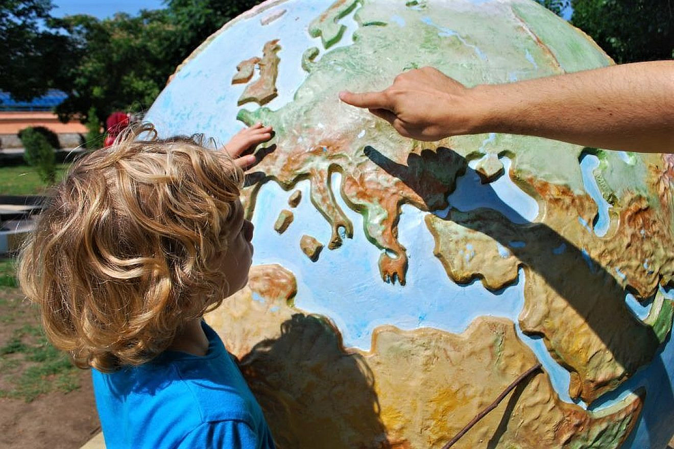 Teaching children about the world and their place in it. Credit: Pixabay.