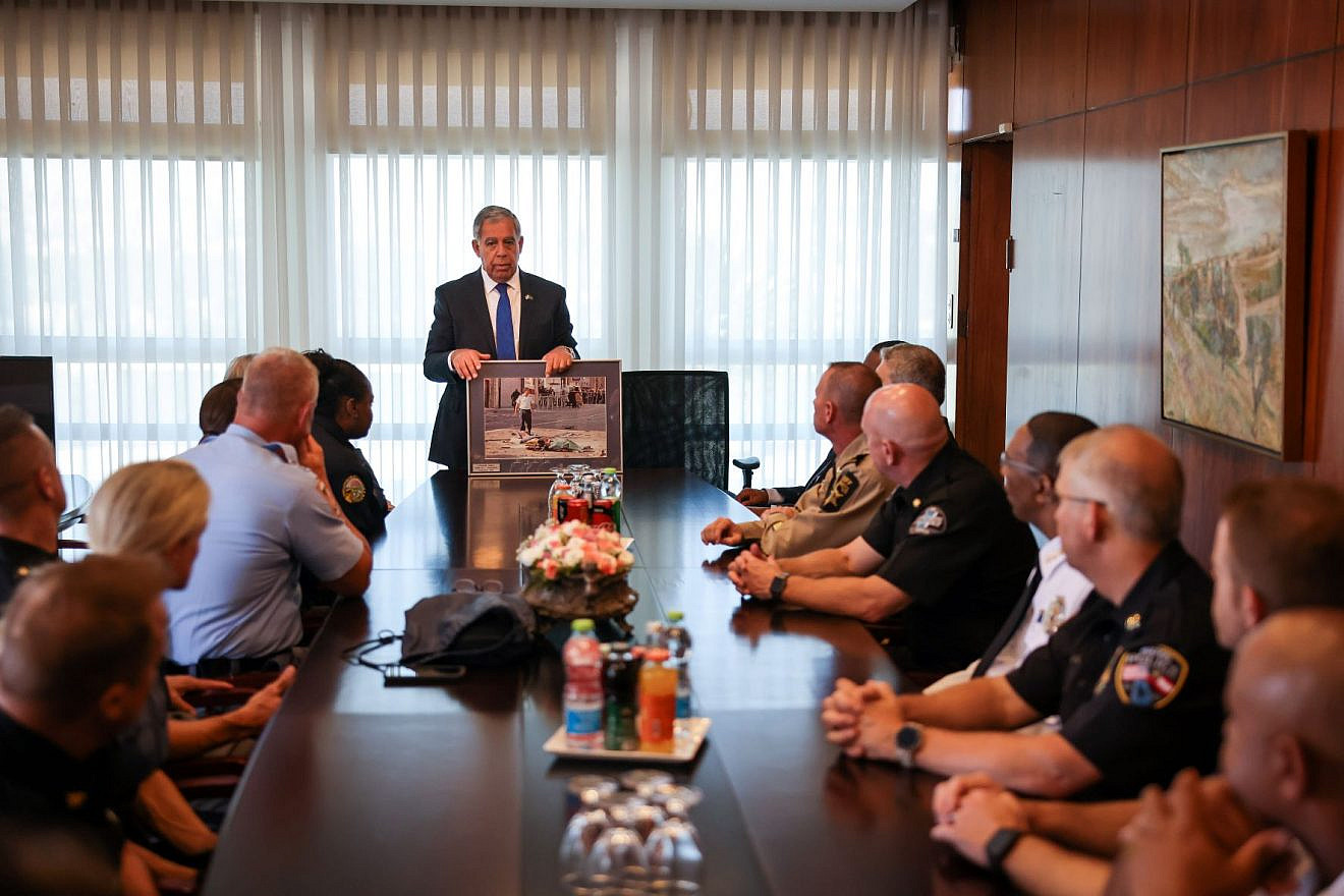 Knesset Speaker Mickey Levy addresses a delegation of U.S. police and security officials at the Knesset in Jerusalem, as part of the Georgia International Law Enforcement Exchange’s (GILEE) 29th annual peer-to-peer executive program. Photo: GILEE.