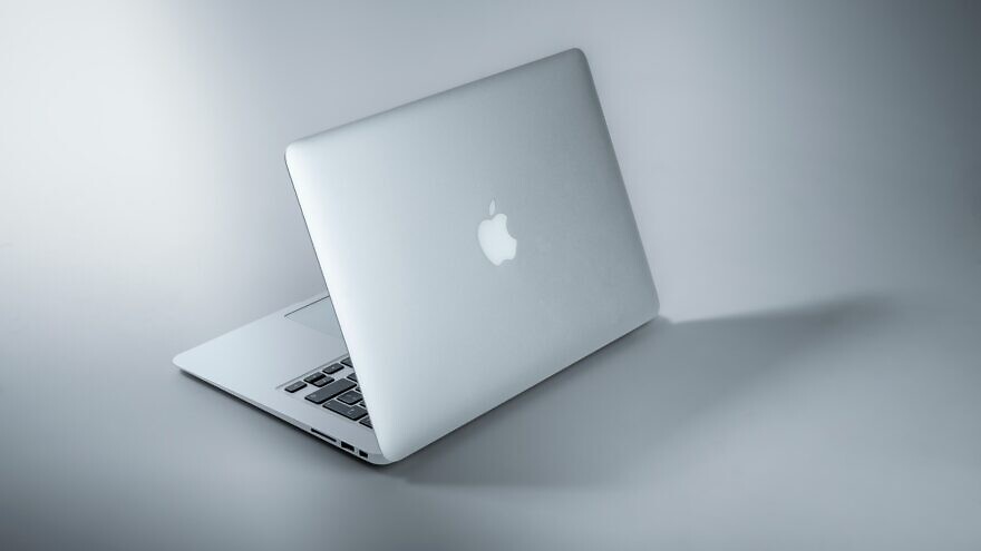 MacBook laptop. Credit: Maxim Hopman/Unsplash.
