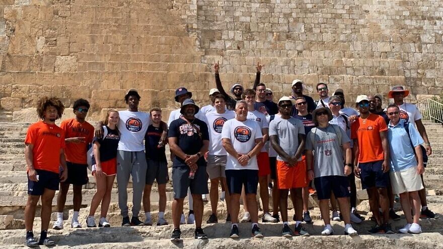 The Auburn Tigers basketball team at the Western Wall in Jerusalem, August 2022. Credit: Courtesy of Auburn Athletics/Basketball.