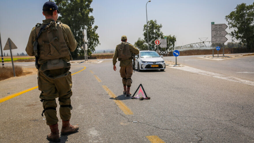 Israeli soldiers block roads near the border with the Gaza Strip on Aug. 2, 2022. Photo by Flash90.