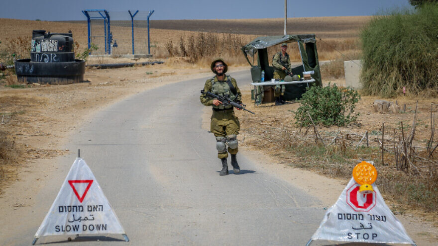 Israeli soldiers block roads near the border with the Gaza Strip on Aug. 3, 2022. Photo by Flash90.