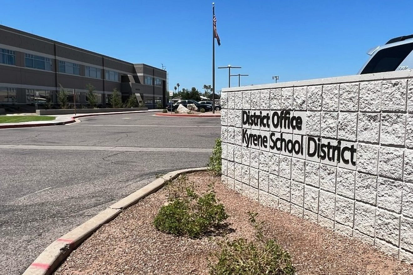 US Department of Ed backs Arizona student who braved months of anti