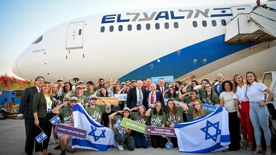 A total of 40 future lone soldiers arrive at Ben-Gurion International Airport to serve in the Israel Defense Forces on Aug. 17, 2022. Photo by Shahar Azran.