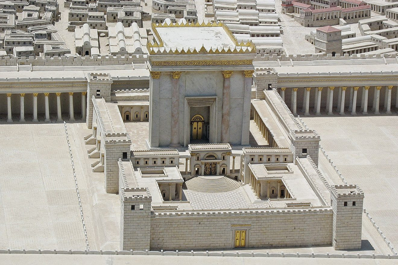 A model of the Second Temple at the Israel Museum in Jerusalem. Credit: Ariely via Wikimedia Commons.