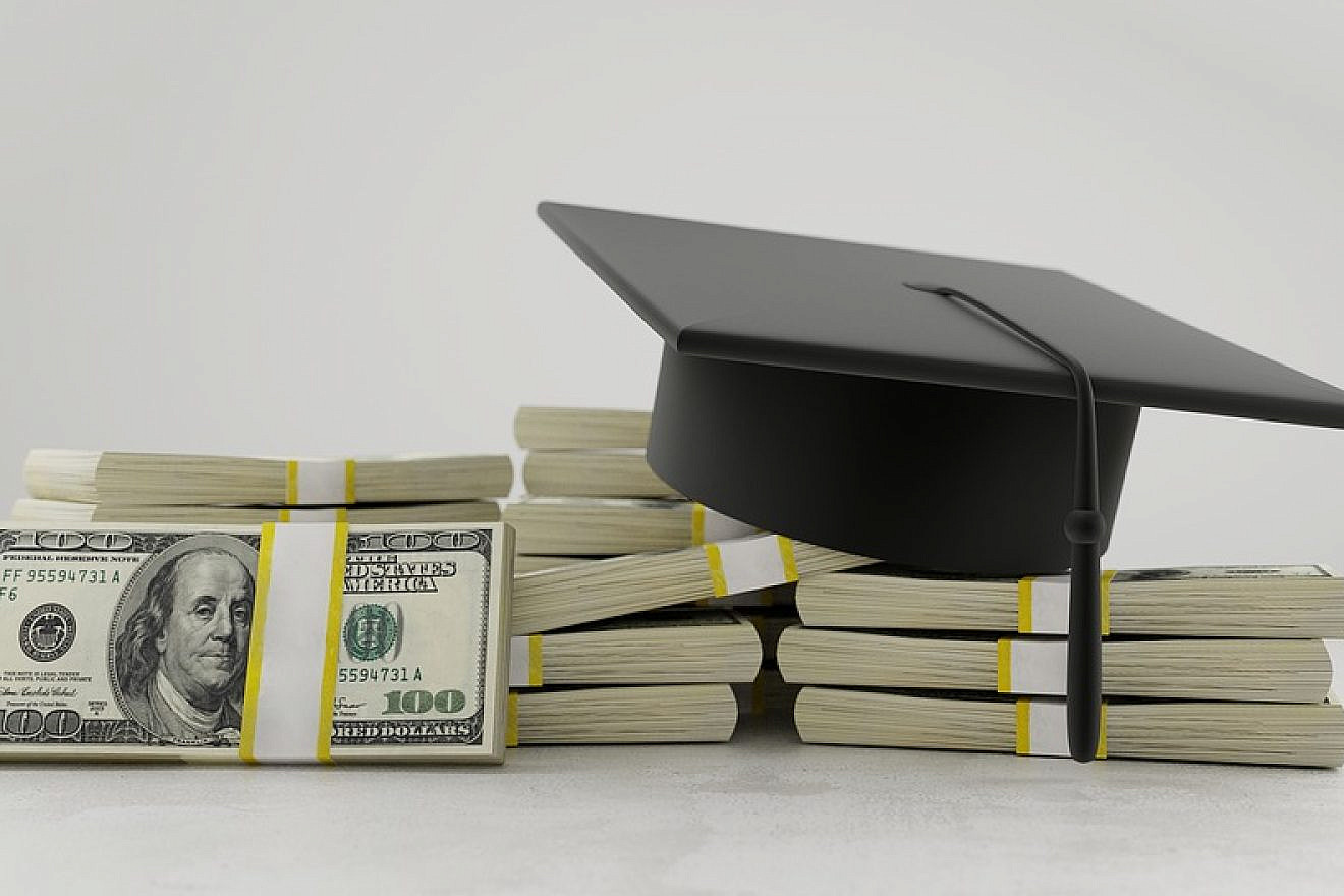 Student loans. Credit: Pixabay.