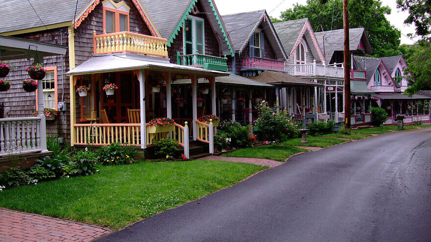 Martha's Vineyard, Massachusetts, United States, June 15, 2008. Credit: Michele Schaffer/Wikimedia Commons.