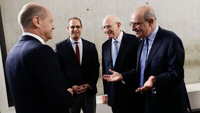 Pictured right to left: Gideon Taylor, Claims Conference President; Ambassador Stuart Eizenstat; Ruediger Mahlo, Claims Conference Assistant Executive Vice President, North America; and, Chancellor Olaf Scholz