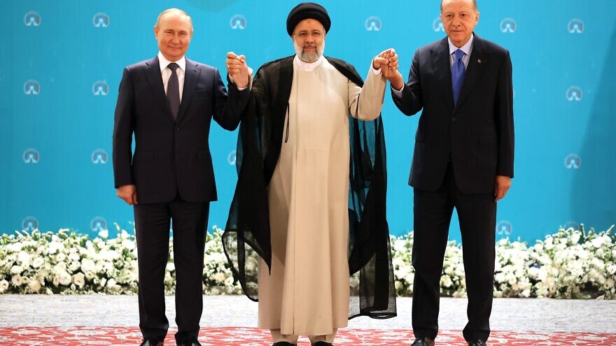 From left: Russian President Vladimir Putin, President of Iran Ebrahim Raisi and and President of Turkey Recep Tayyip Erdogan attend a meeting of the guarantor states of the Astana process, hosted by Tehran, on July 19, 2022. Photo: TASS.