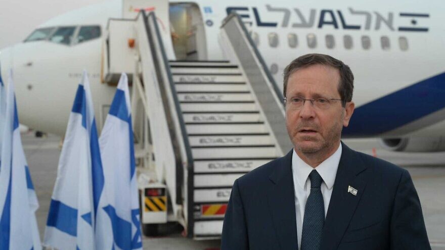 Israeli President Isaac Herzog prepares to board a flight for Germany at Ben-Gurion International Airport, on Sept. 4, 2022. Credit: Amos Ben-Gershom/GPO.