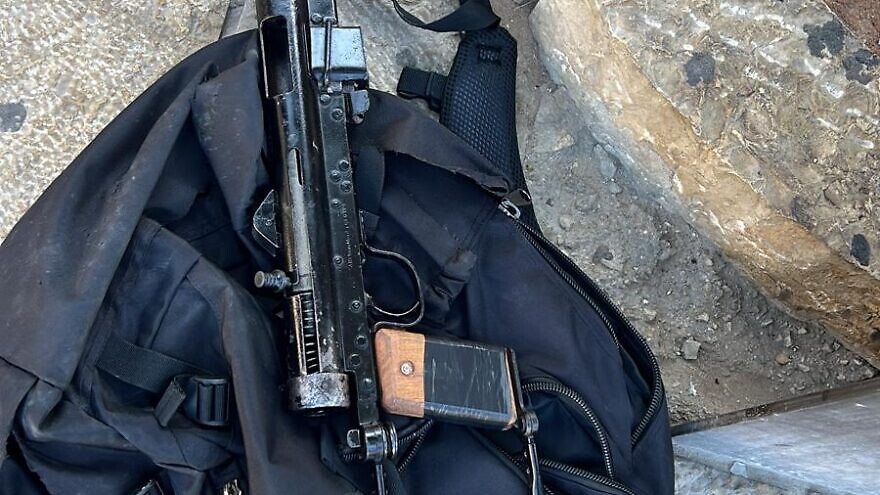 Israeli Police capture weapons from a would-be terrorist planning an attack on Tel Aviv on Sept. 8, 2022. Credit: Police Spokesperson.