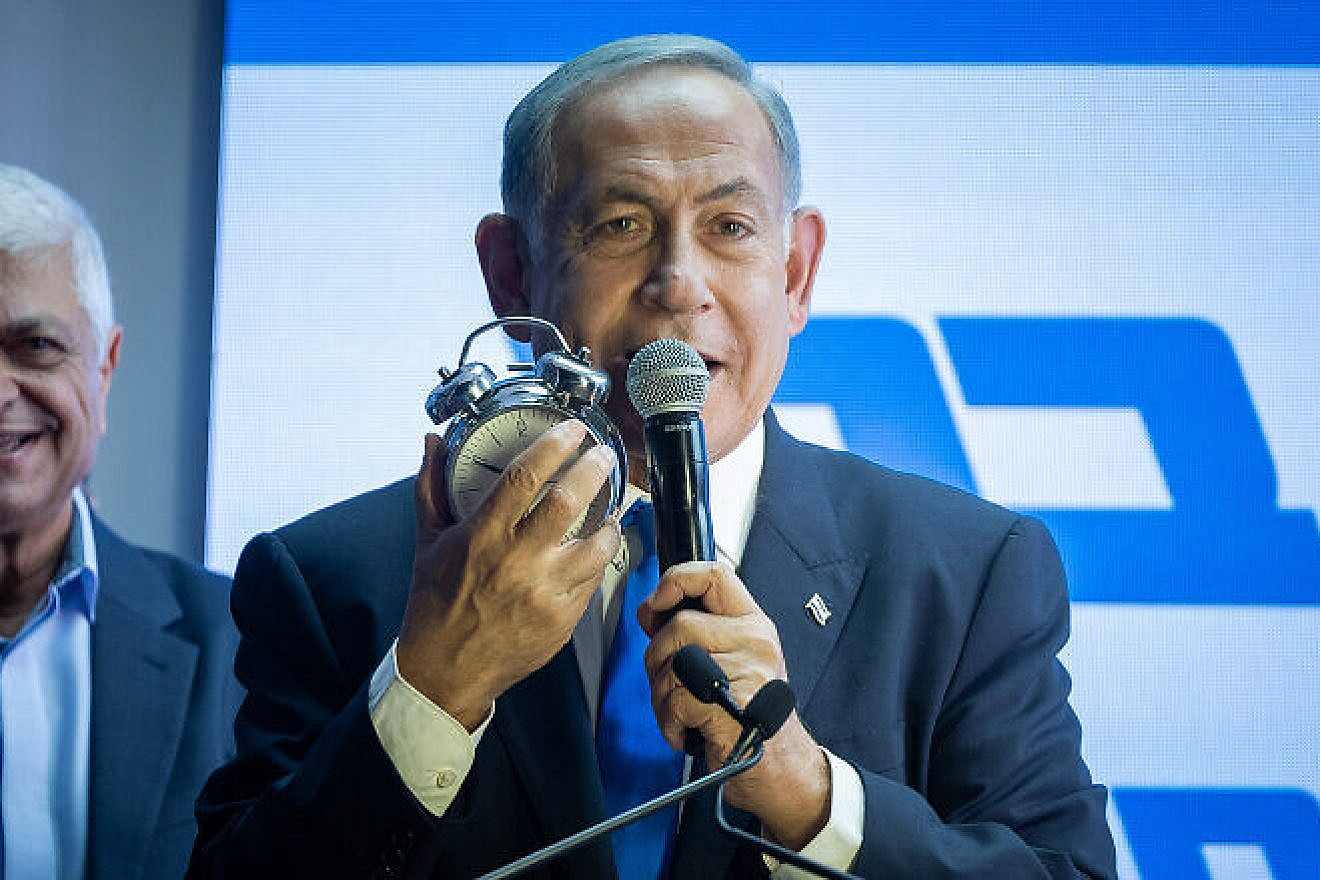 Likud Party head Benjamin Netanyahu attends a campaign event in Ma'aleh Adumim, Oct. 27, 2022. Credit: Yonatan Sindel/Flash90.