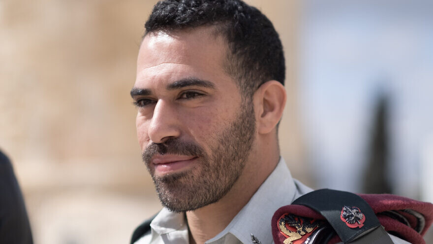 Maj. Bar Falah traveling with a birthright trip in February 2022. Photo by Levi Meir Clancy.