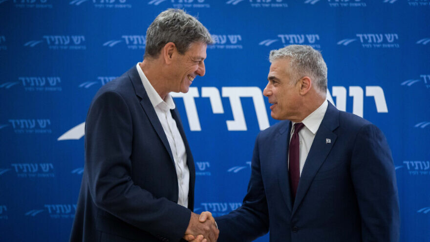 Israeli Prime Minister and head of the Yesh Atid political party Yair Lapid with Ram Ben Barak on January 15, 2018. Credit: Yonatan Sindel/Flash90.