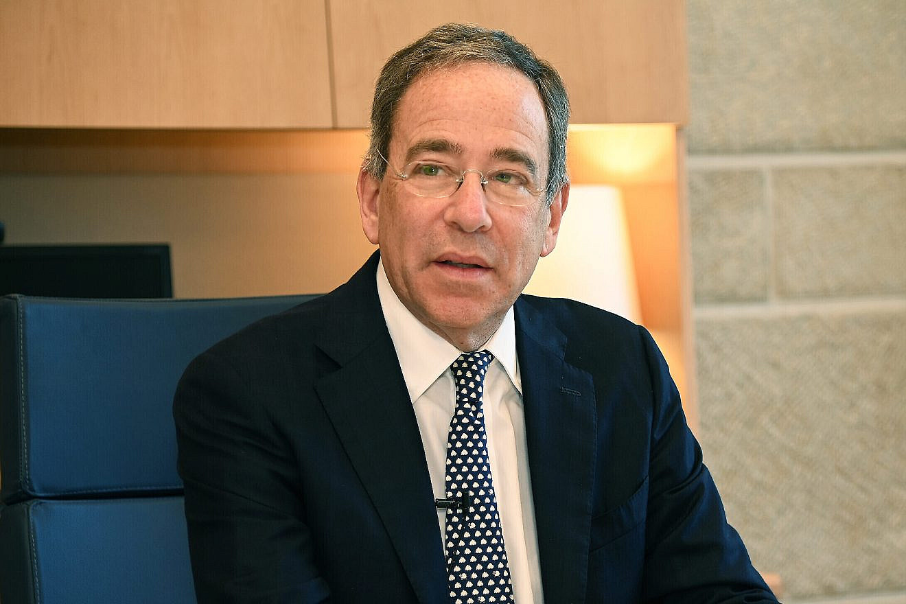 U.S. Ambassador to Israel Thomas Nides in his office, October 2022. Credit: David Azagury/U.S. Embassy Jerusalem.