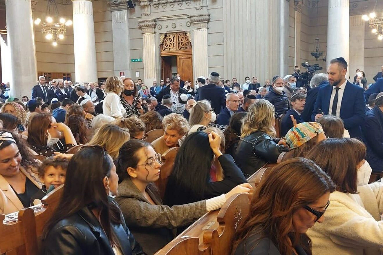 A memorial service for the victims of the Oct. 9, 1982 terror attack on the Great Synagogue of Rome. Photo: Fiamma Nirenstein