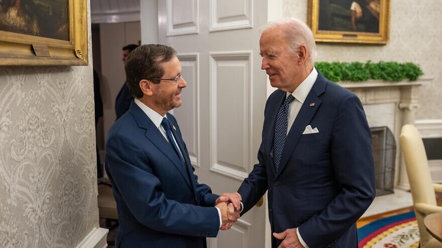 U.S. President Joe Biden welcomes Israeli President Isaac Herzog to the Oval Office, Oct. 26, 2022. Source: POTUS/Twitter.