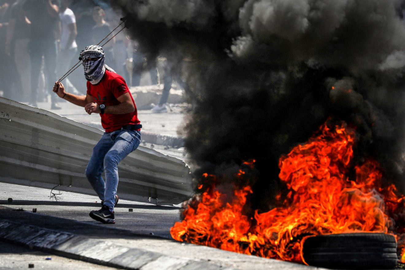 Palestinian rioters attack Israeli security forces in Bethlehem, May 18, 2021. Photo by Wisam Hashlamoun/Flash90.