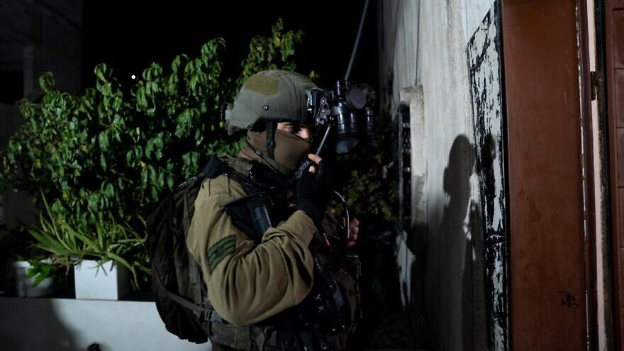 An Israel Defense Forces soldier participates in a counterterrorism operation in Judea and Samaria, Nov. 10, 2022. Credit: IDF.