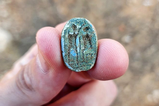 A 3,000-year-old scarab was discovered during a school field trip to Azor, located southeast of Tel Aviv. Credit: Gilad Stern/Israel Antiquities Authority.