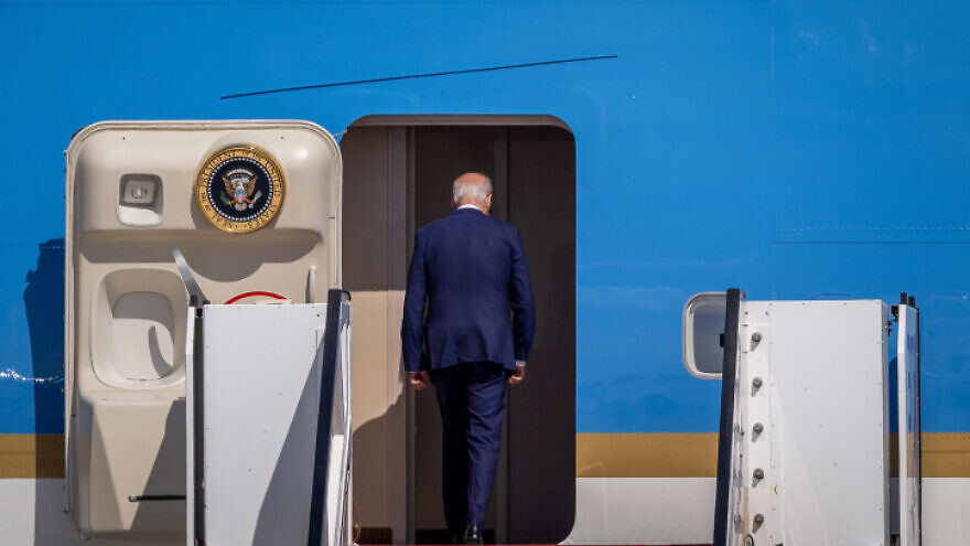 U.S. President Joe Biden boarding Air Force One after a farewell ceremony at Israel's Ben-Gurion International Airport, July 15, 2022. Photo by Yonatan Sindel/Flash90.