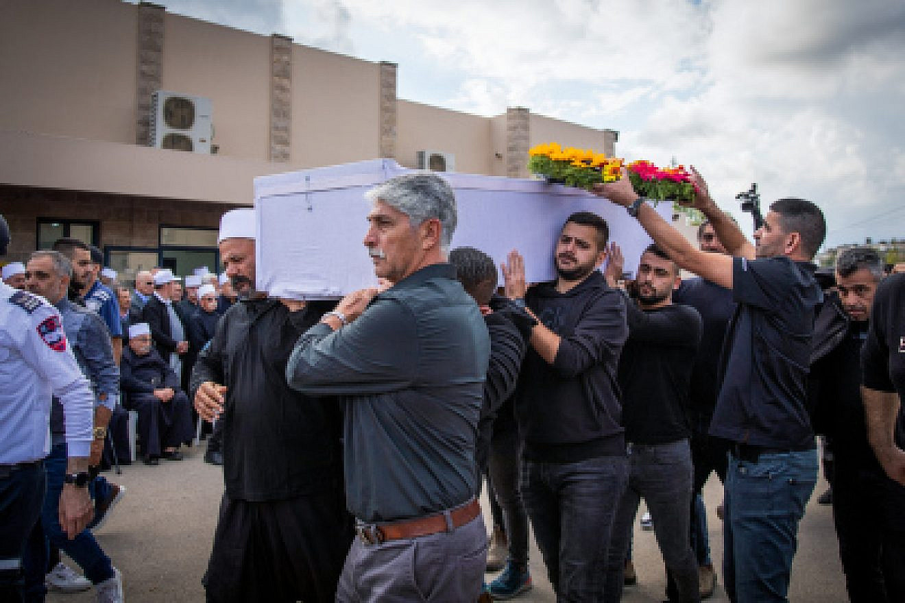 Mourners participate in the funeral procession of Israeli teenager Tiran Fero in Daliyat al-Karmel, near Haifa, Nov. 24, 2022. Photo by Shir Torem/Flash90.