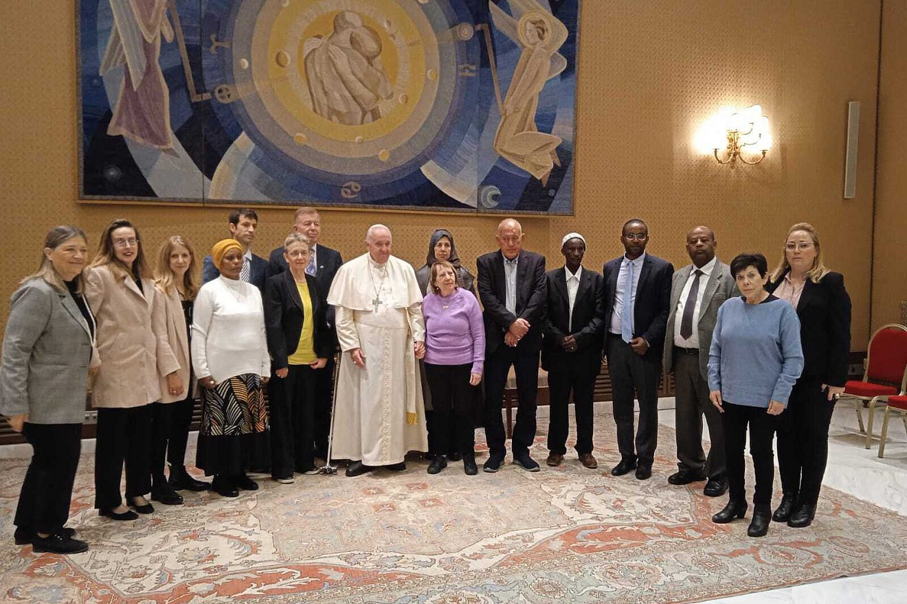 Pope Francis meets at the Vatican with relatives of the Israelis being held by Hamas in the Gaza Strip, Dec. 21, 2022. Credit: Israeli Embassy to the Holy See.