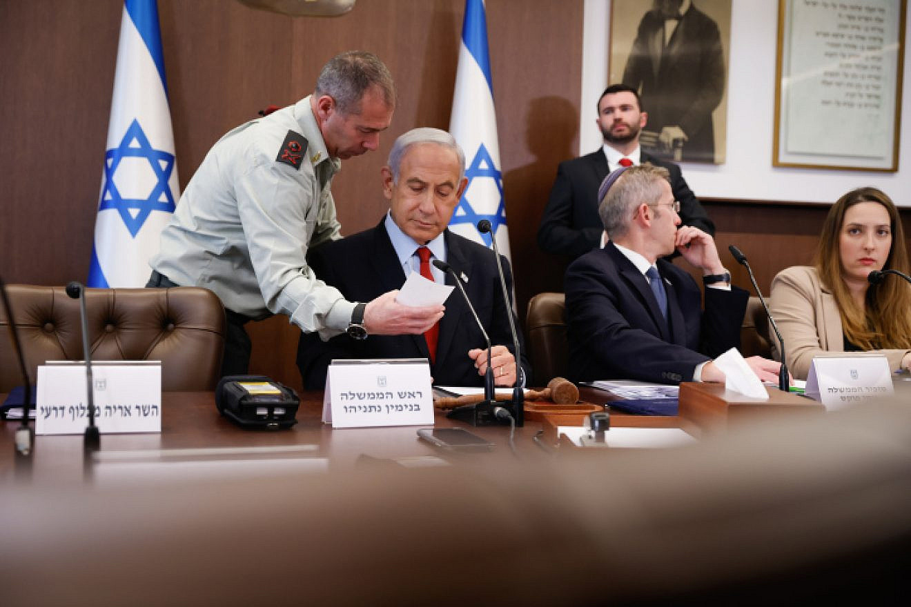 Israeli Prime Minister Benjamin Netanyahu leads the weekly Cabinet meeting in Jerusalem, Jan, 22, 2023. Photo by Olivier Fitoussi/Flash90.