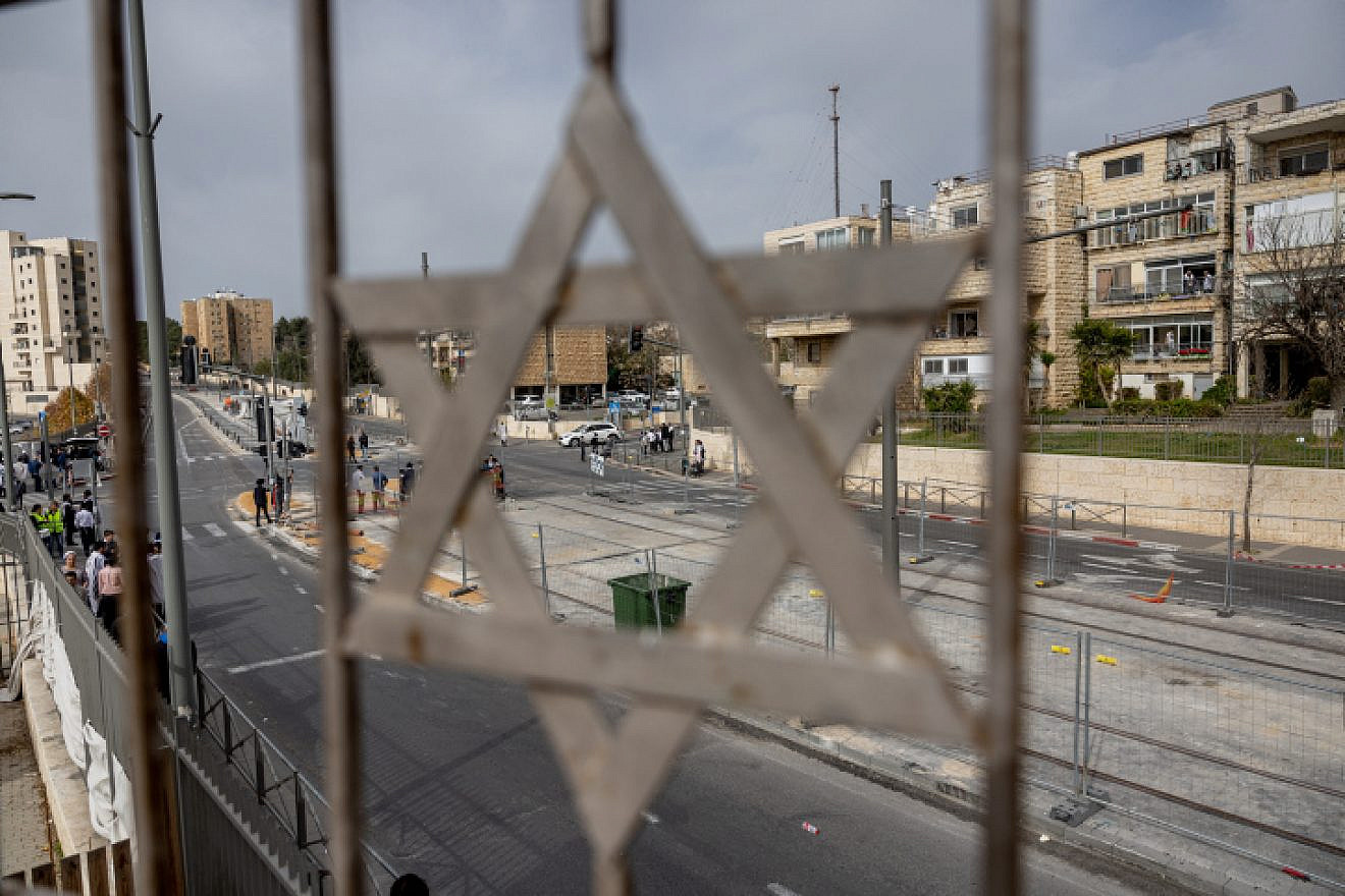 A Palestinian terrorist killed seven people at a synagogue at this location in the Neve Ya'akov neighborhood of Jerusalem, Jan. 28, 2023. Photo by Yonatan Sindel/Flash90.