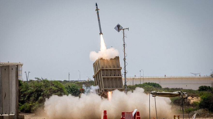An Iron Dome battery in Ashkelon fires interceptor missiles at rockets fired from the Gaza Strip, Aug. 7, 2022. Photo by Yonatan Sindel/Flash90.