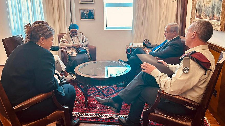 Prime Minister Benjamin Netanyahu meets with Agurnesh Mengistu, the mother of Hamas captive Avera Mengistu, Jan. 30, 2023. Credit: Courtesy.