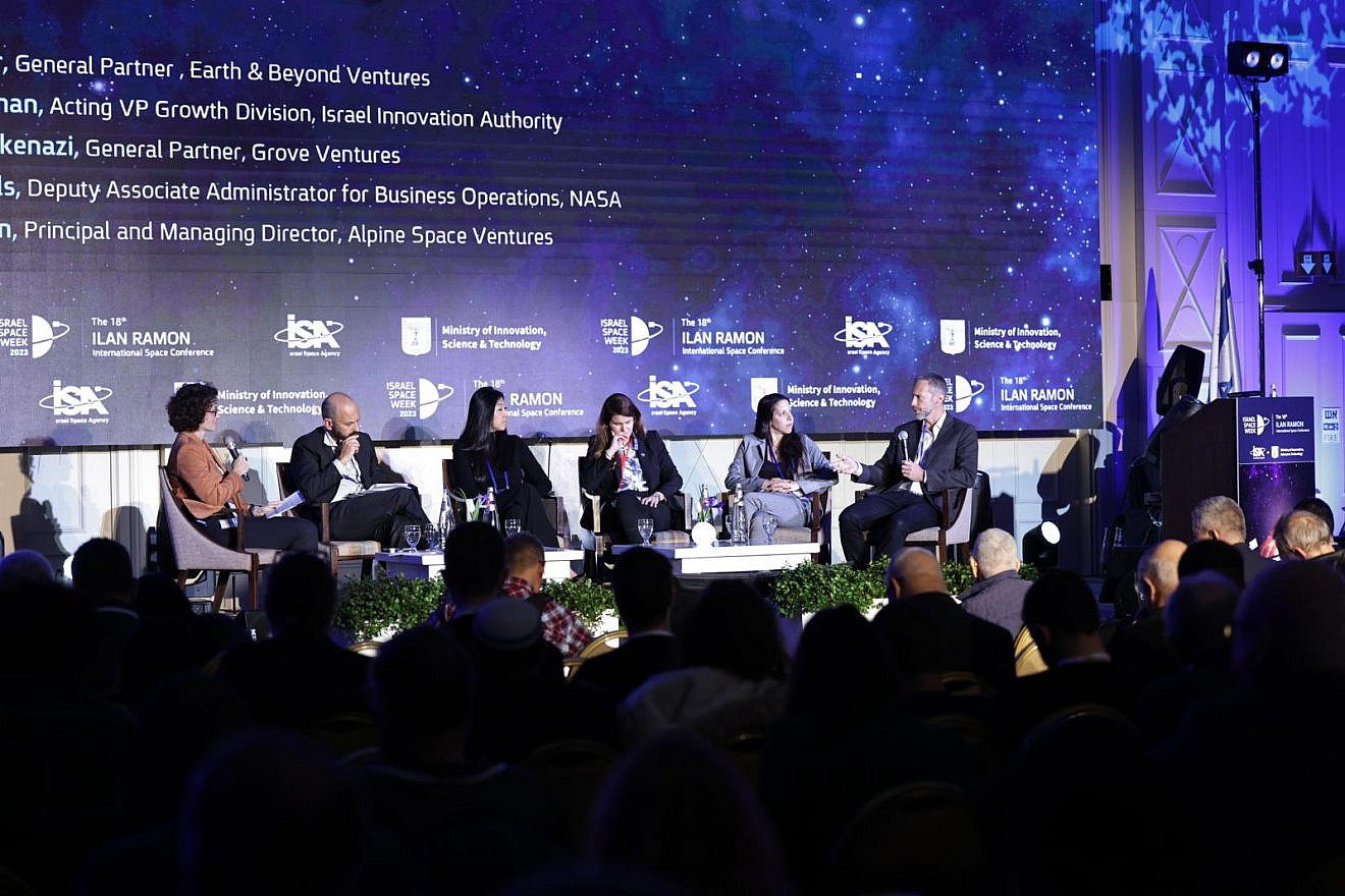 Grove Ventures' Renana Ashkenazi (second from right) discusses space investments, Jan. 31, 2023. Photo by Ronen Horesh/GPO.