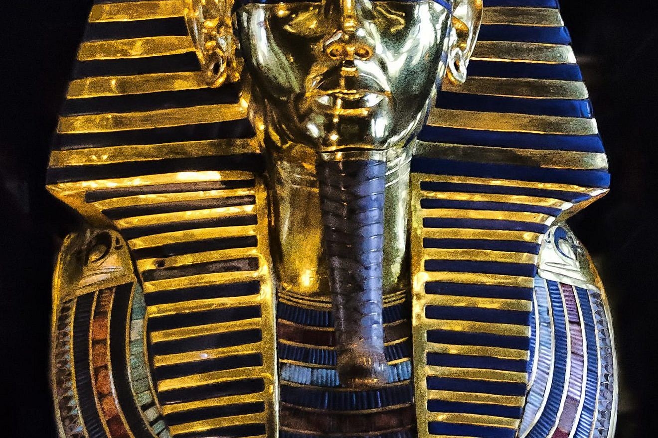 The funerary mask of pharaoh Tutankhamun. Photo: Ahmed Yousry Mahfouz/Wikimedia