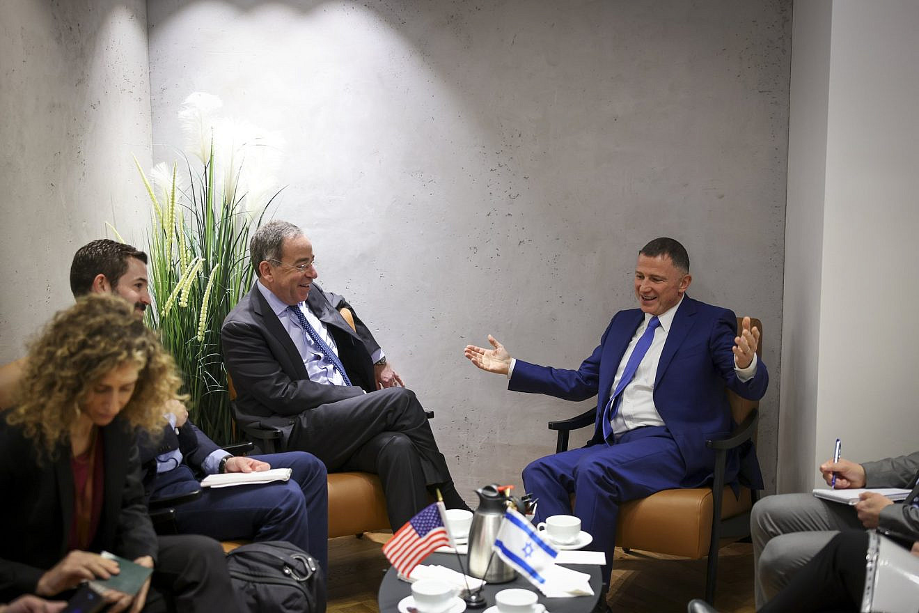 Knesset Foreign Affairs and Defense Committee Chair Yuli Edelstein and U.S. Ambassador to Israel Tom Nides meet in Jerusalem on Wednesday. Source: Courtesy of the Knesset.