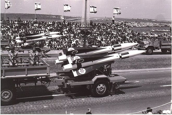 U.S.-made MIM-23 Hawk anti-aircraft missiles on display at a military parade in Tel Aviv in 1965. Credit: Avraham Amir via Wikimedia Commons.