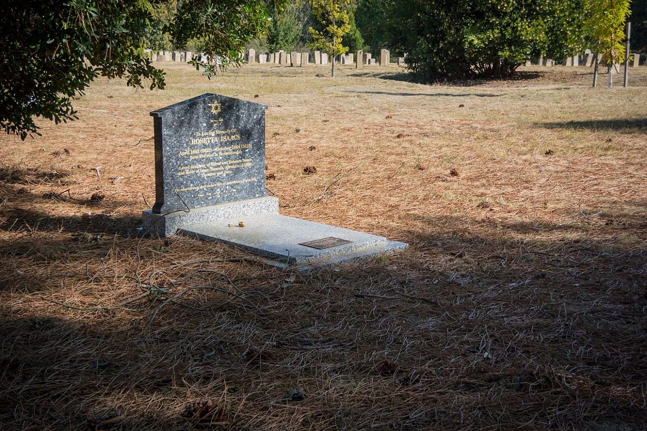 The grave of Rosetta Isaacs, sister of the first Australian-born governor general of Australia, in the cemetery at Beechworth, Victoria. Credit: Shutterstock.